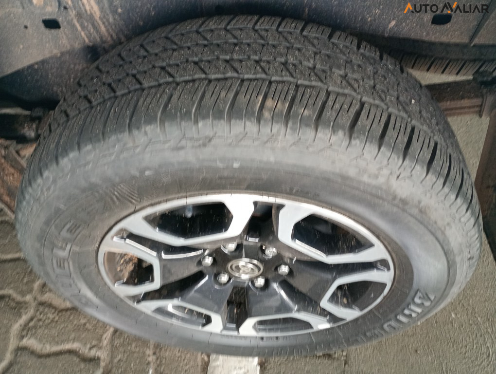 TOYOTA HILUX 2.8 D-4D TURBO DIESEL CD SRV 4X4 AUTOM&Aacute;TICO