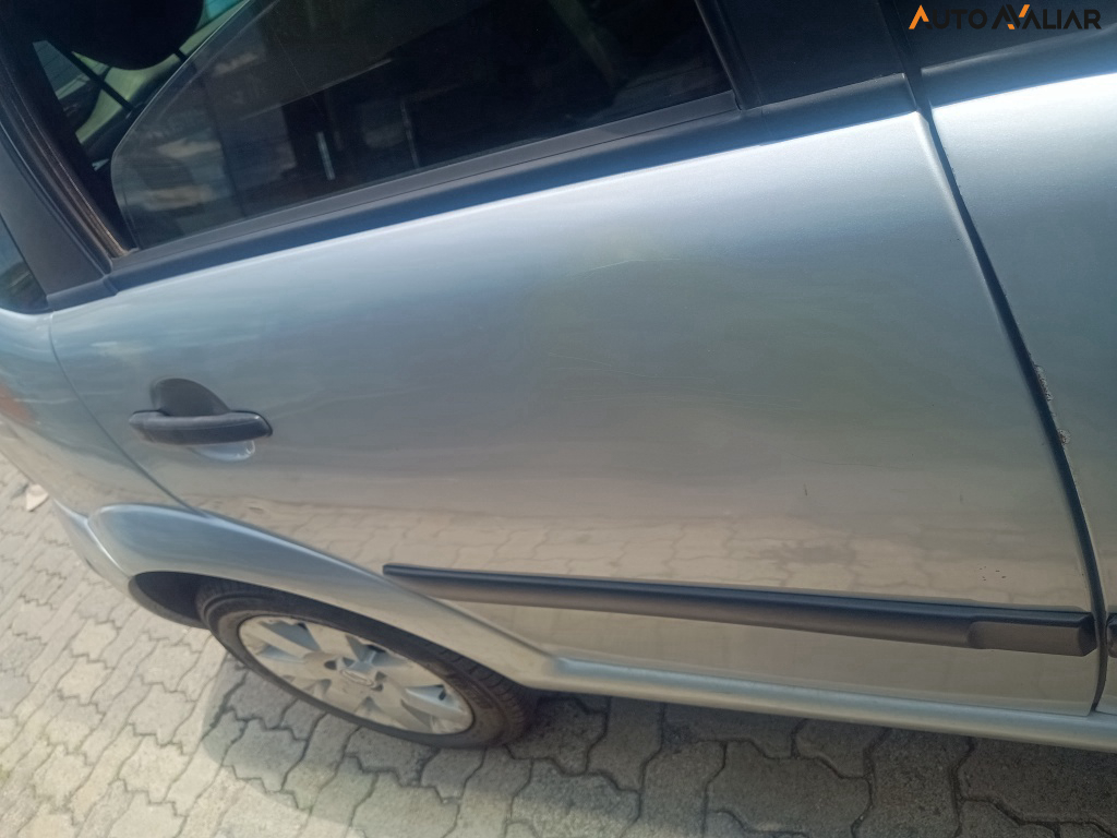 CITROEN C3 1.4 I GLX 8V FLEX 4P MANUAL