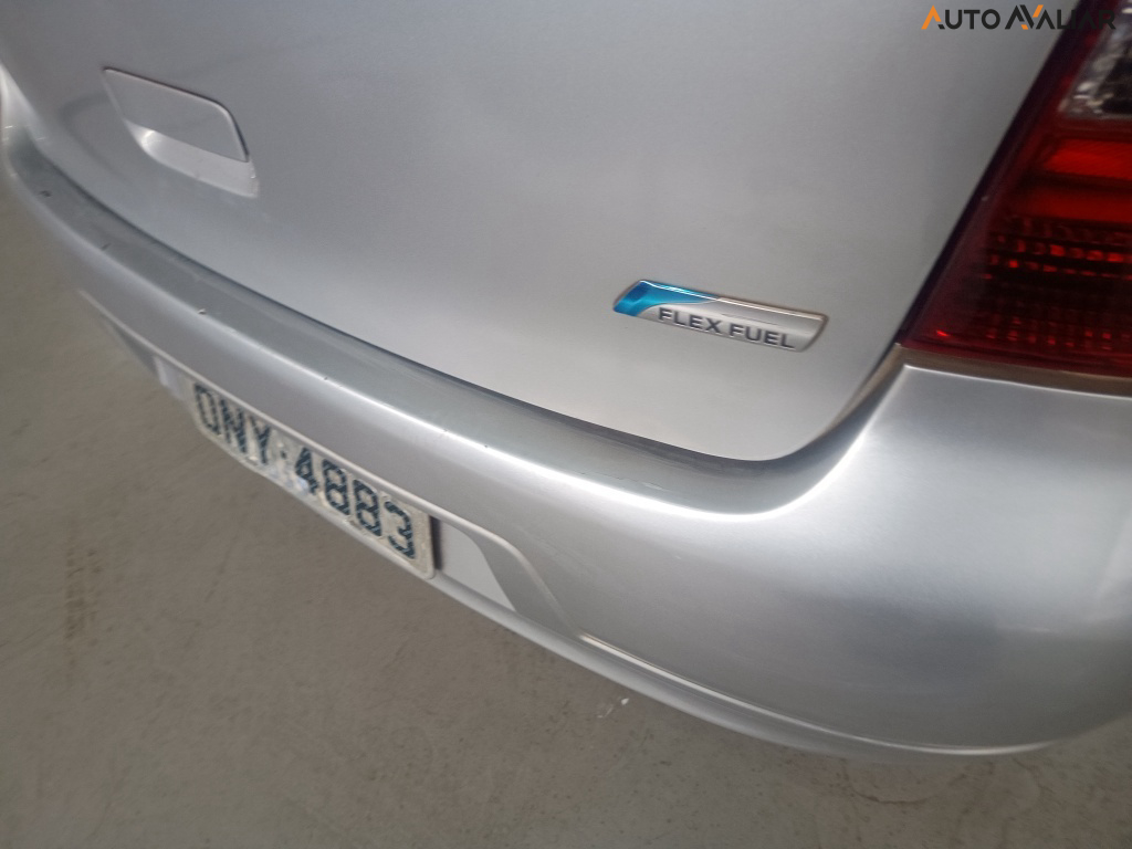 NISSAN GRAND LIVINA 1.8 S 16V FLEX 4P MANUAL