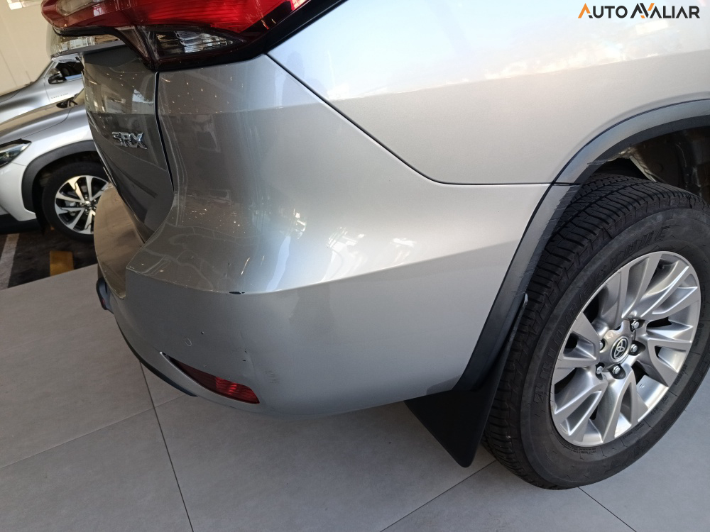 TOYOTA HILUX SW4 2.8 D-4D TURBO DIESEL SRX 7L 4X4 AUTOM&Aacute;TICO