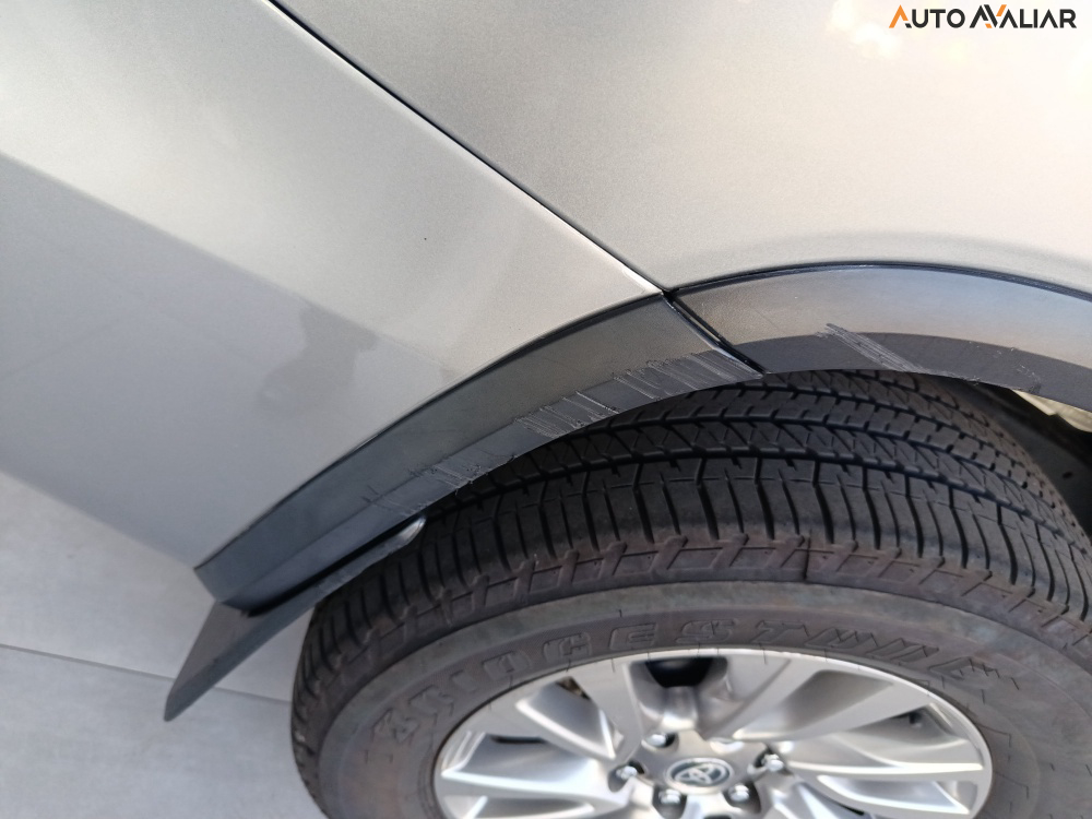 TOYOTA HILUX SW4 2.8 D-4D TURBO DIESEL SRX 7L 4X4 AUTOM&Aacute;TICO