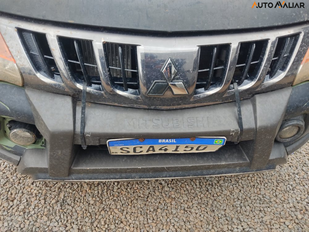 MITSUBISHI L200 SAVANA GLS 2.4 4x4 DIE. AUT.