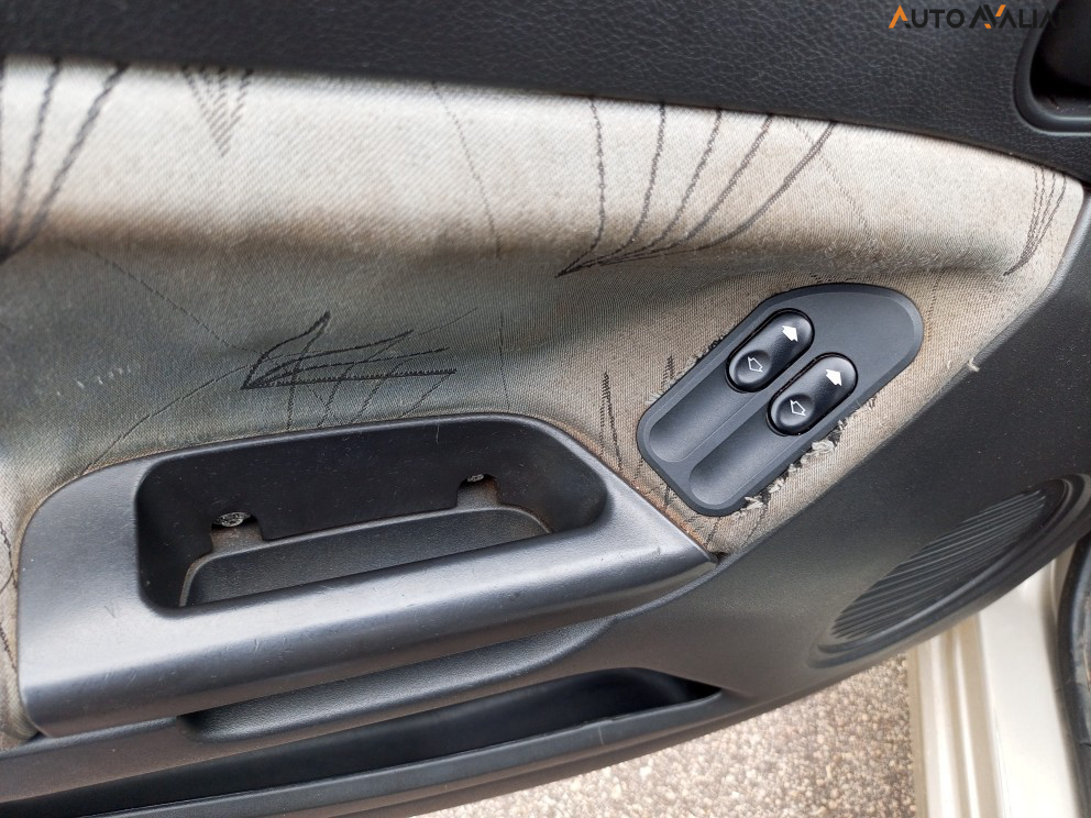 FORD FIESTA 1.0 MPI HATCH 8V FLEX 4P MANUAL