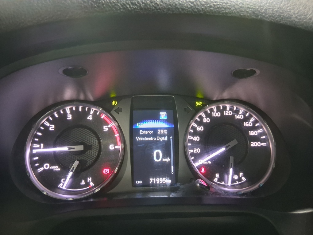 TOYOTA HILUX 2.8 D-4D TURBO DIESEL CD SRX 4X4 AUTOM&Aacute;TICO