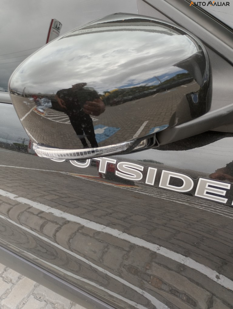 RENAULT KWID 1.0 12V SCE FLEX OUTSIDER MANUAL